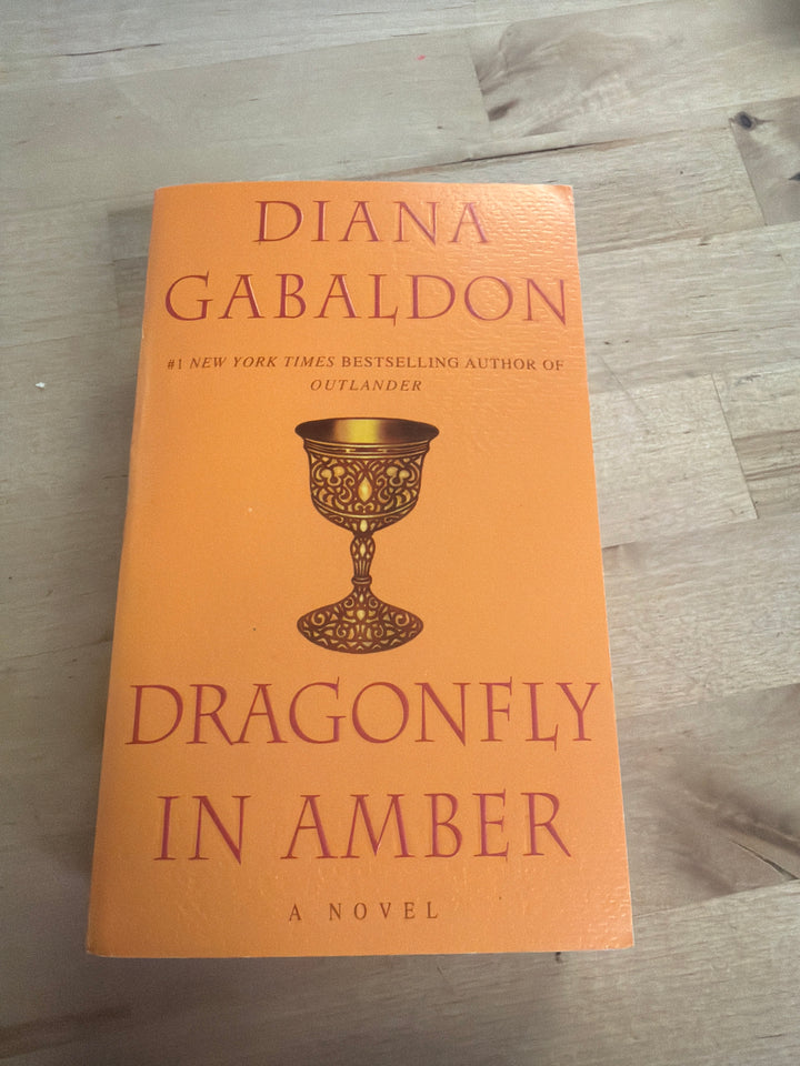 Dragonfly in Amber by Diana gabaldon