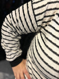 Load image into Gallery viewer, LONG SLEEVE STRIPE TOP
