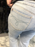 Load image into Gallery viewer, Judy Blue Petite Jeans
