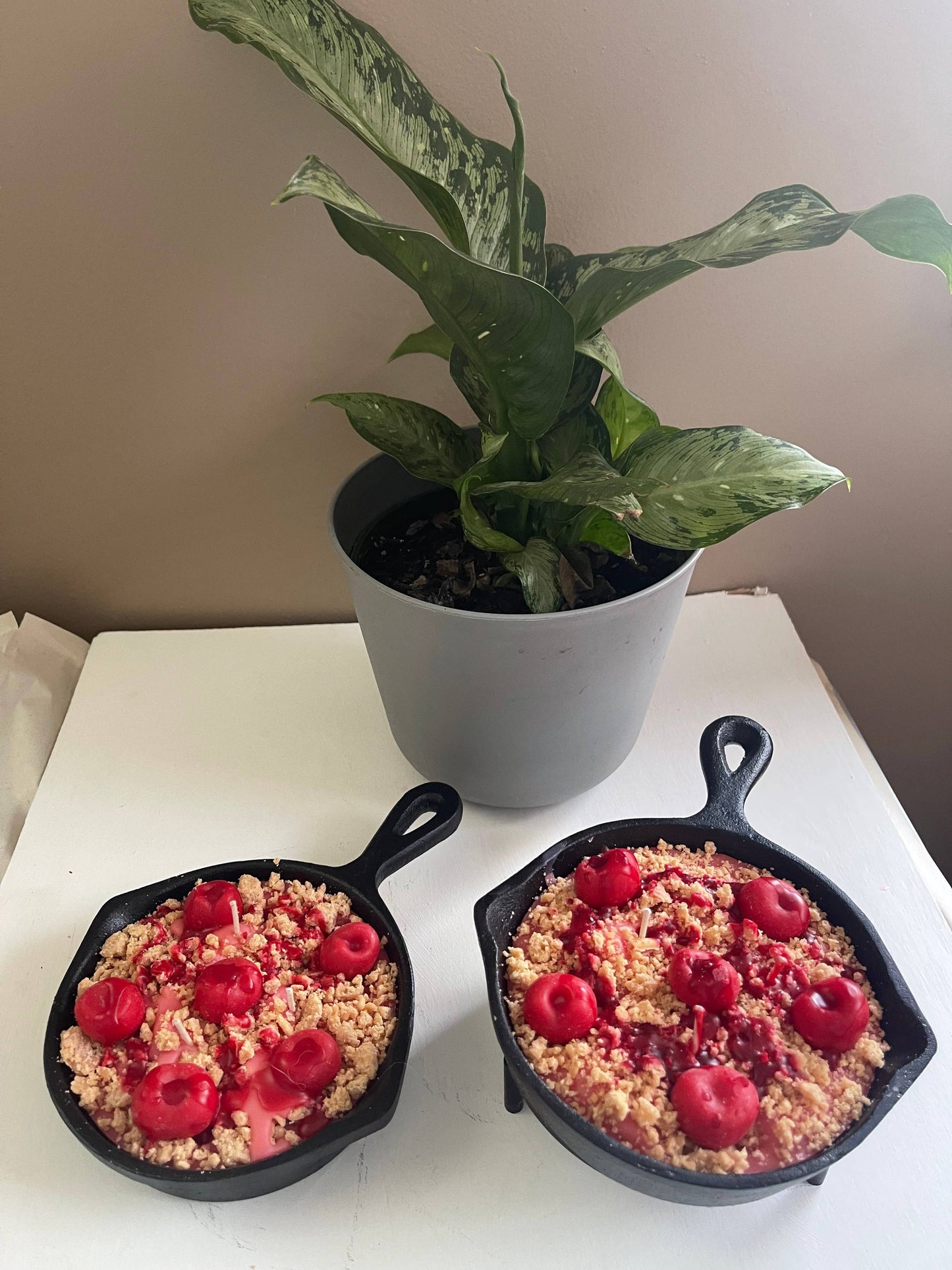 8 oz Cherry Cobbler Iron Skillet Candle