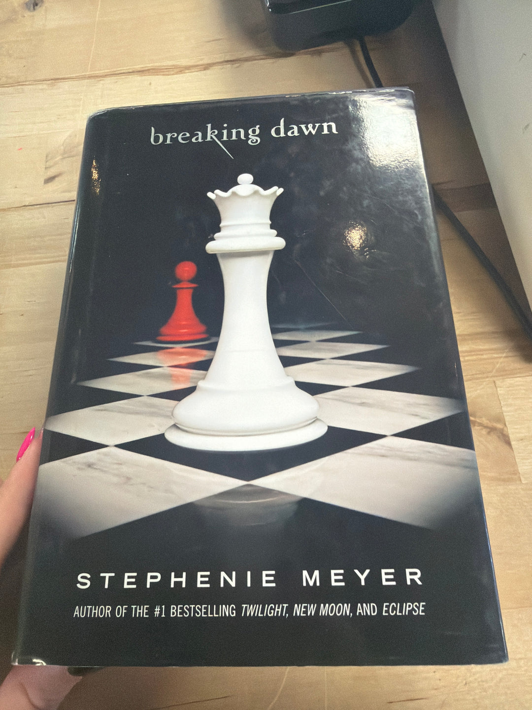 Breaking Dawn by Stephanie Meyer ￼