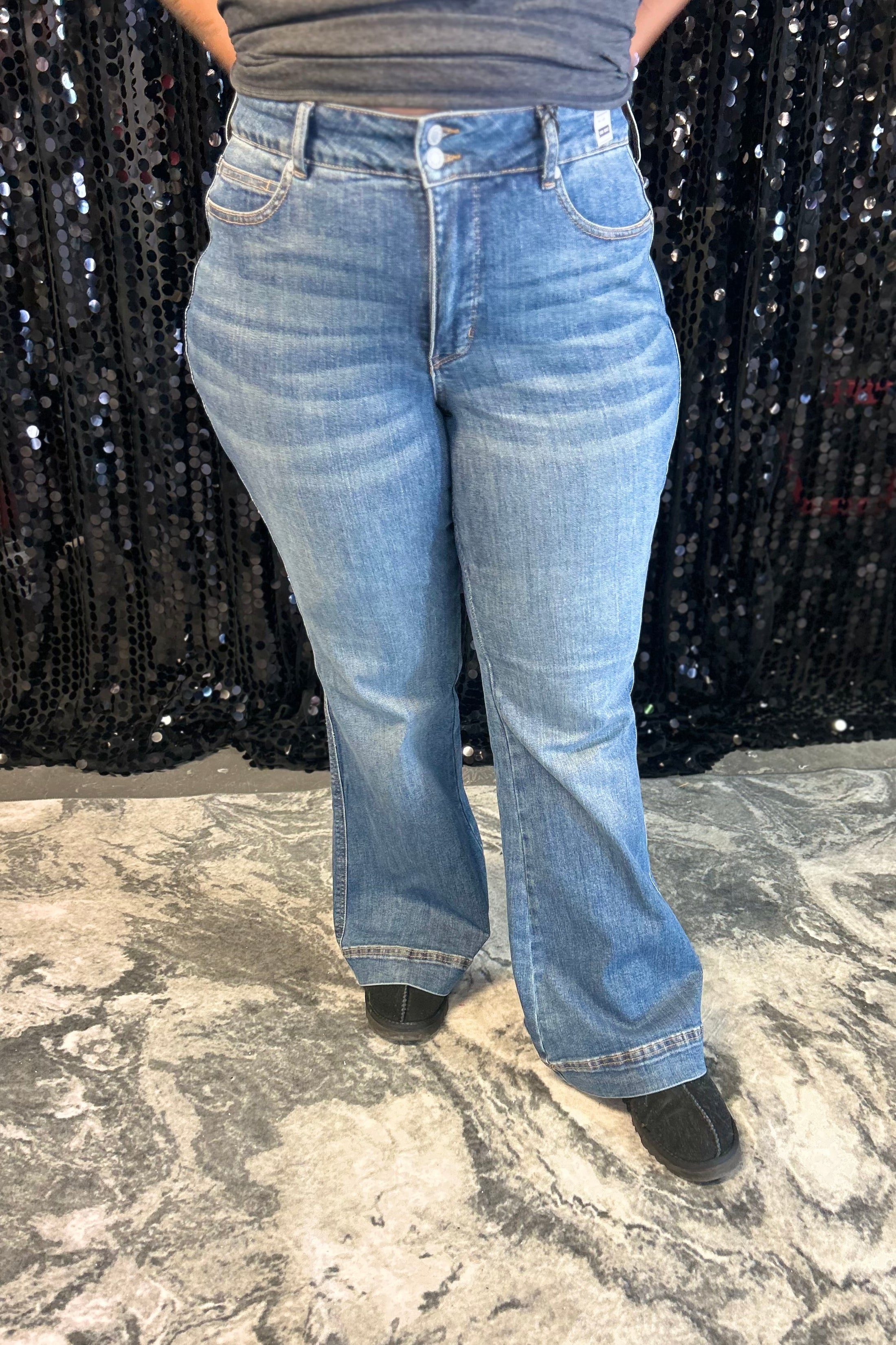 Judy Blue Medium Wash Flares