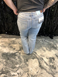 Load image into Gallery viewer, Judy Blue Petite Jeans
