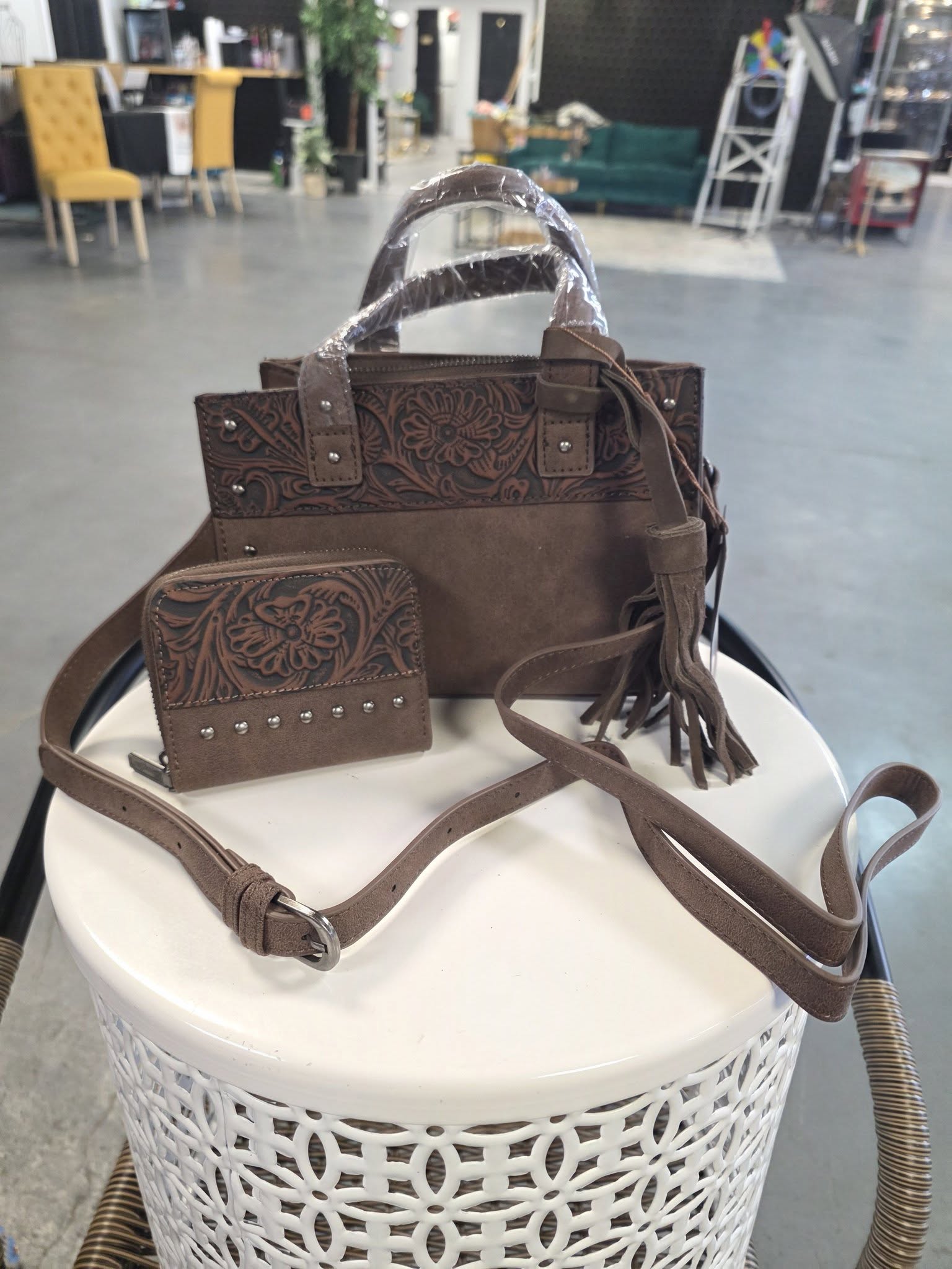 Wrangler Tooled Leather Purse & Wallet