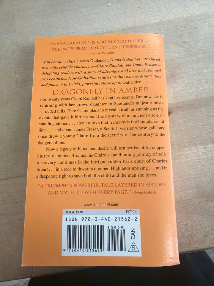 Dragonfly in Amber by Diana gabaldon