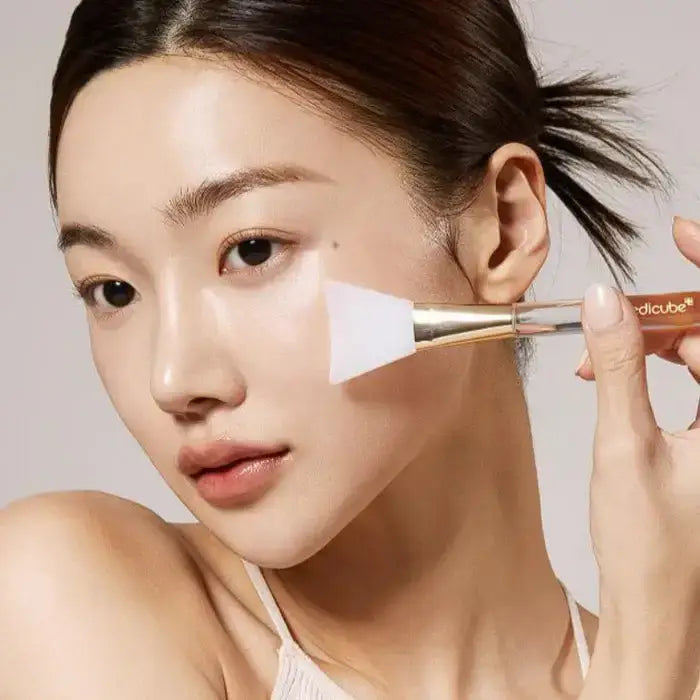 MEDICUBE Collagen Night Wrapping Mask: Jelly Brush