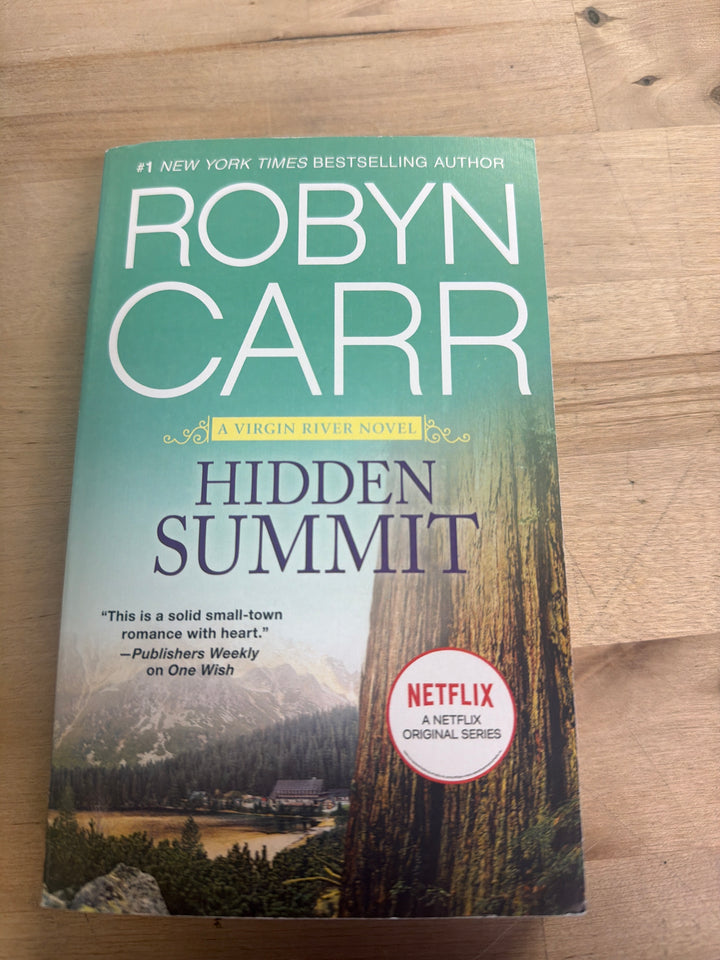Hidden Summit by Robyn Carr￼