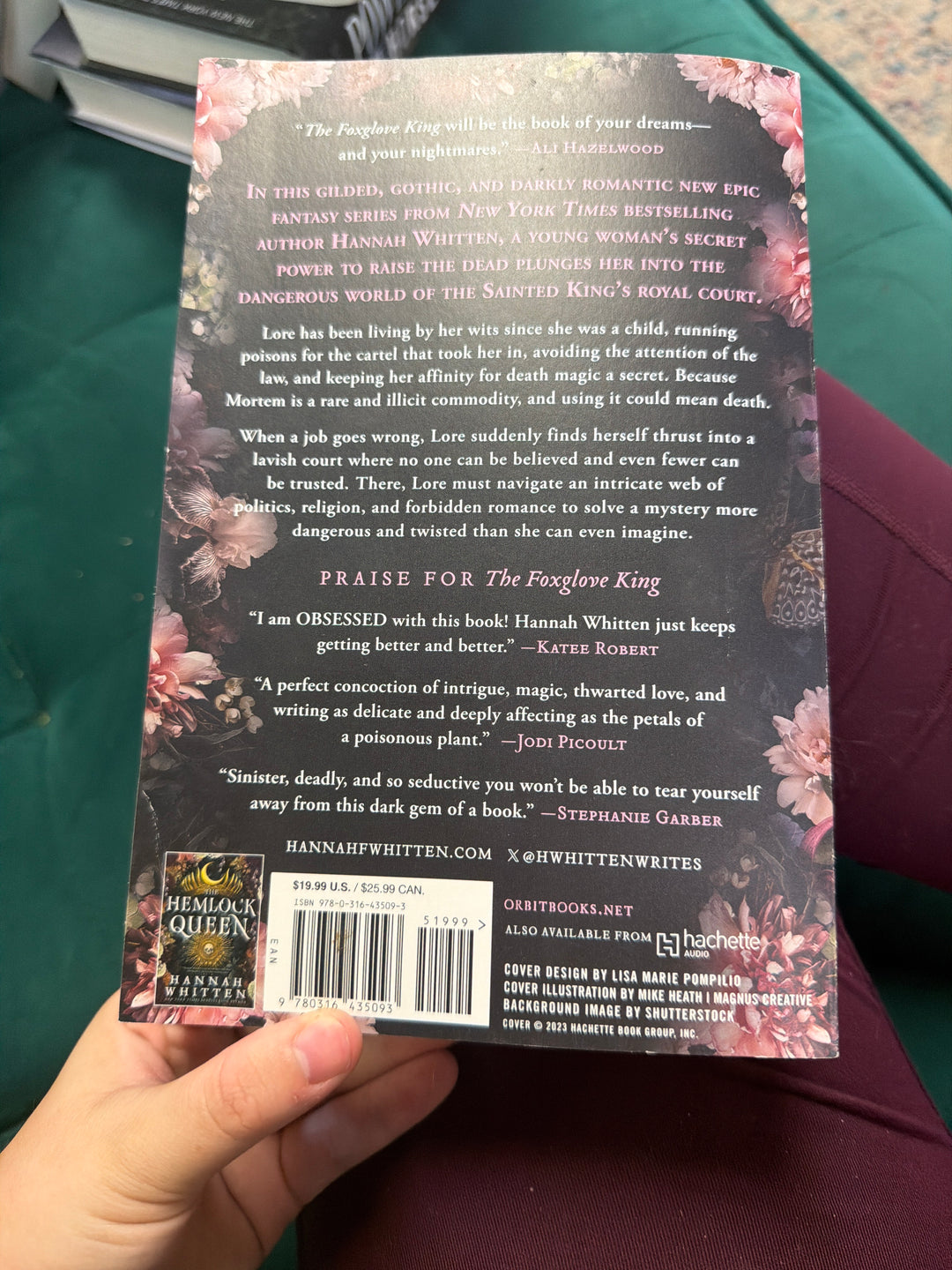 The foxglove king by hannah whitten