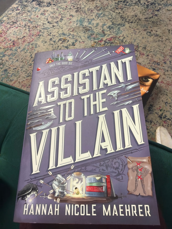 Assistant to the villain by hannah Nicole