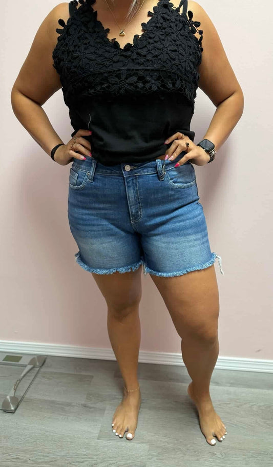 Mid Rise Frayed Hem Short