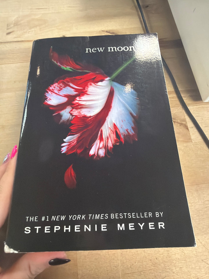 New moon by Stephanie Myers