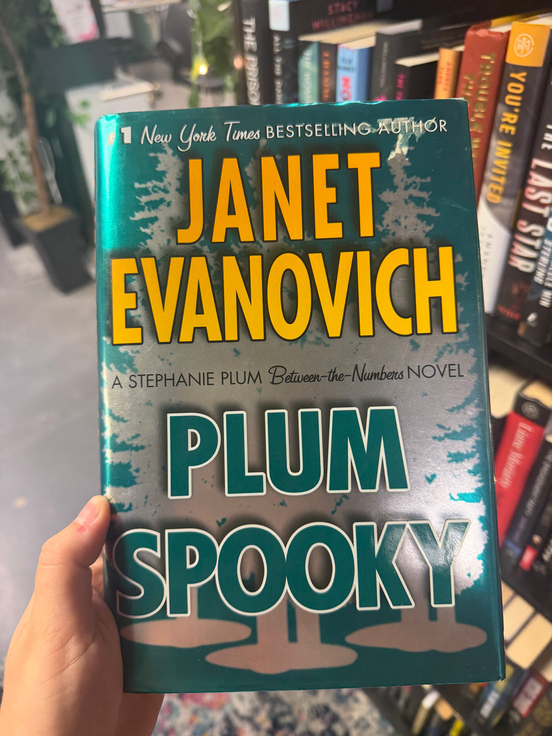 Plum Spooky- Janet Evanovich