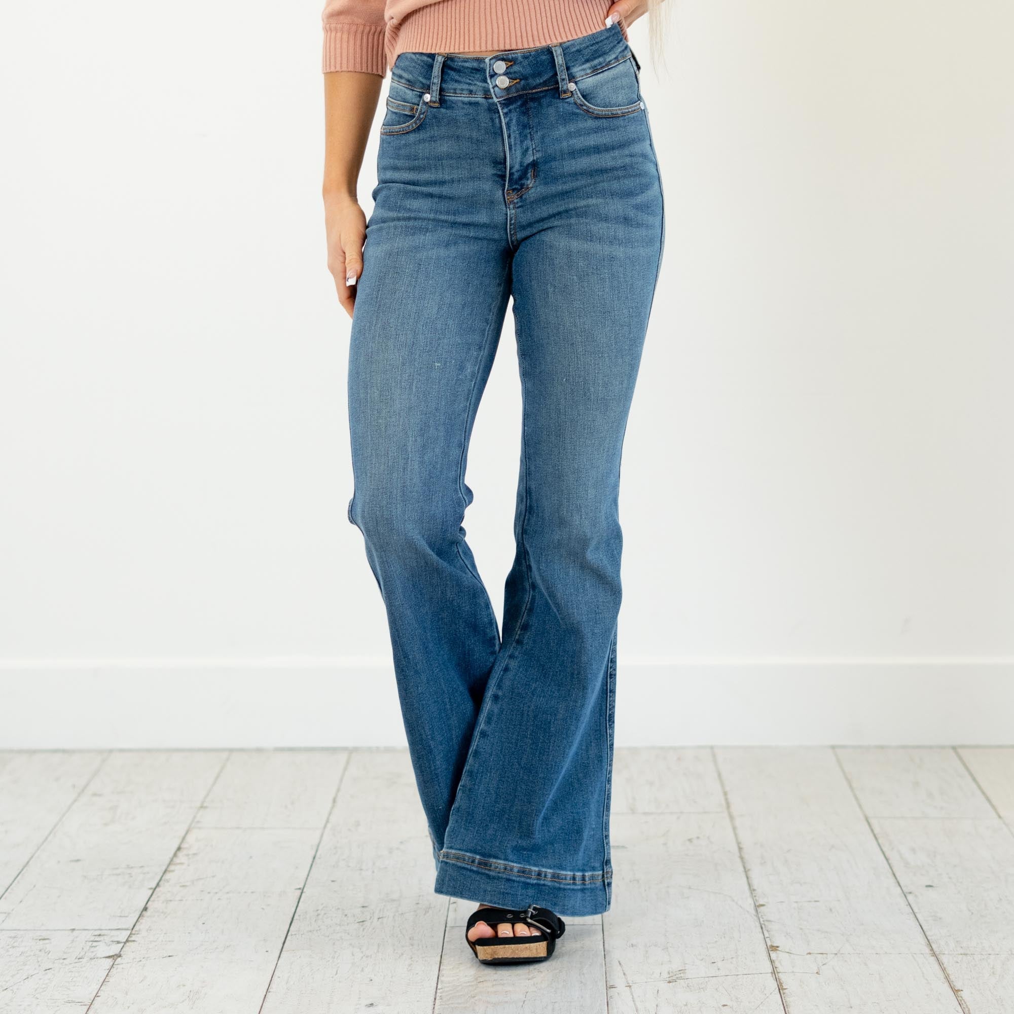 Judy Blue Medium Wash Flares
